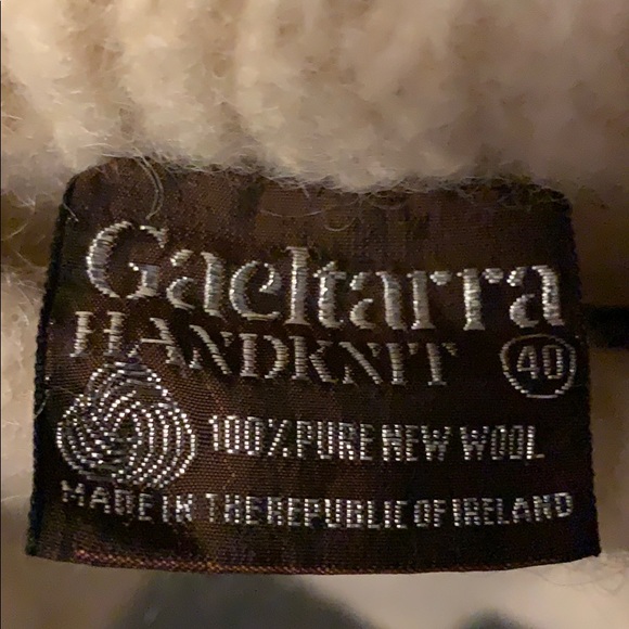 Gaeltarra Handknit Chunky Irish Cable Knit Sweater - Size 40, Warm & Cozy - Picture 2 of 4